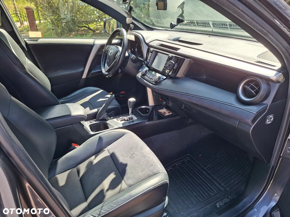 Toyota RAV4 Hybrid Selection 4x4 - 16