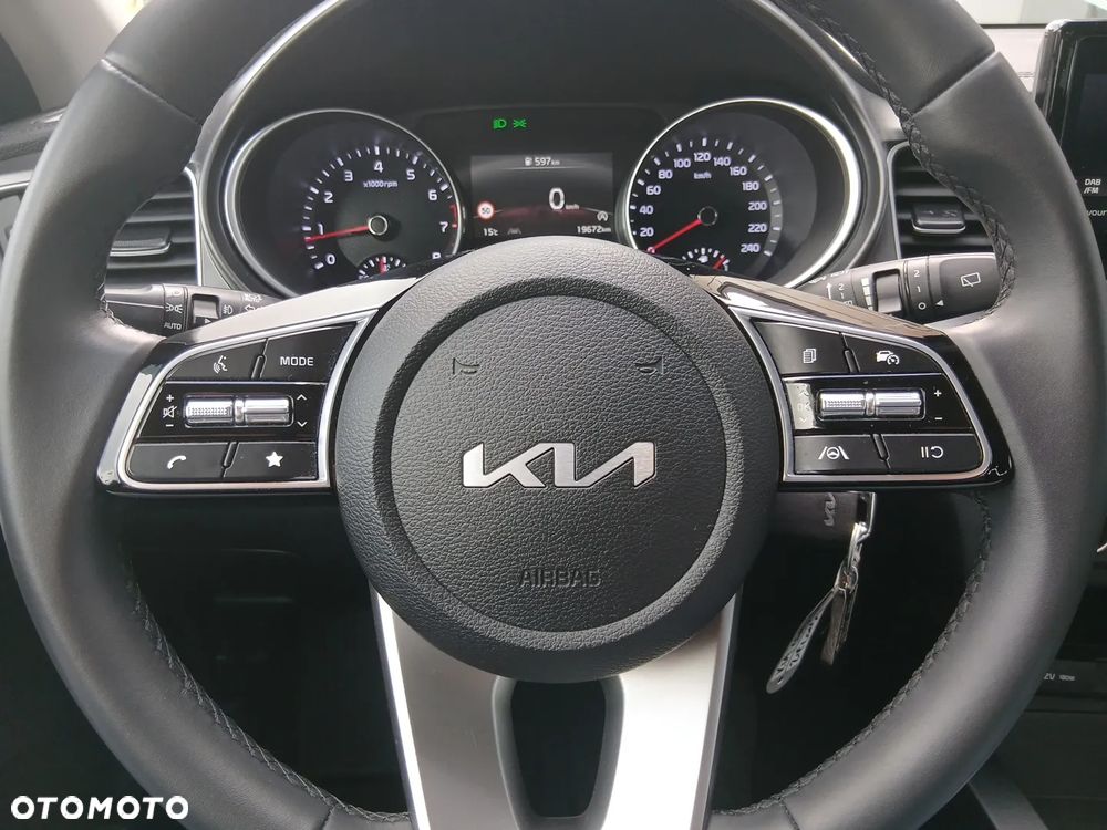 Kia Ceed 1.5 T-GDI M - 17