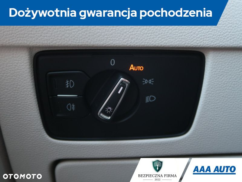 Volkswagen Passat - 20