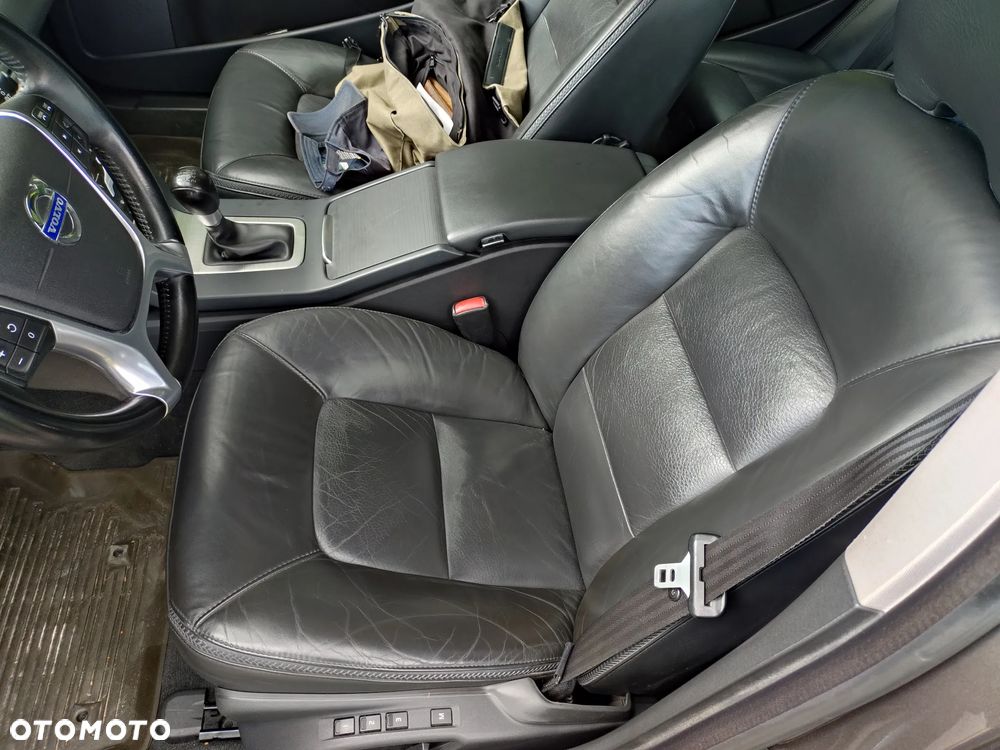 Volvo XC 70 D5 AWD Momentum - 10