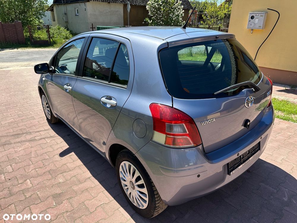 Toyota Yaris 1.33 VVT-i Life - 10
