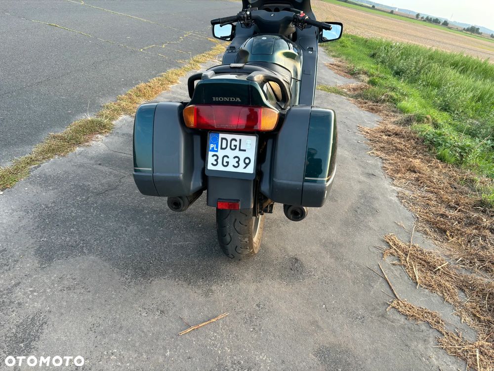 Honda ST - 6
