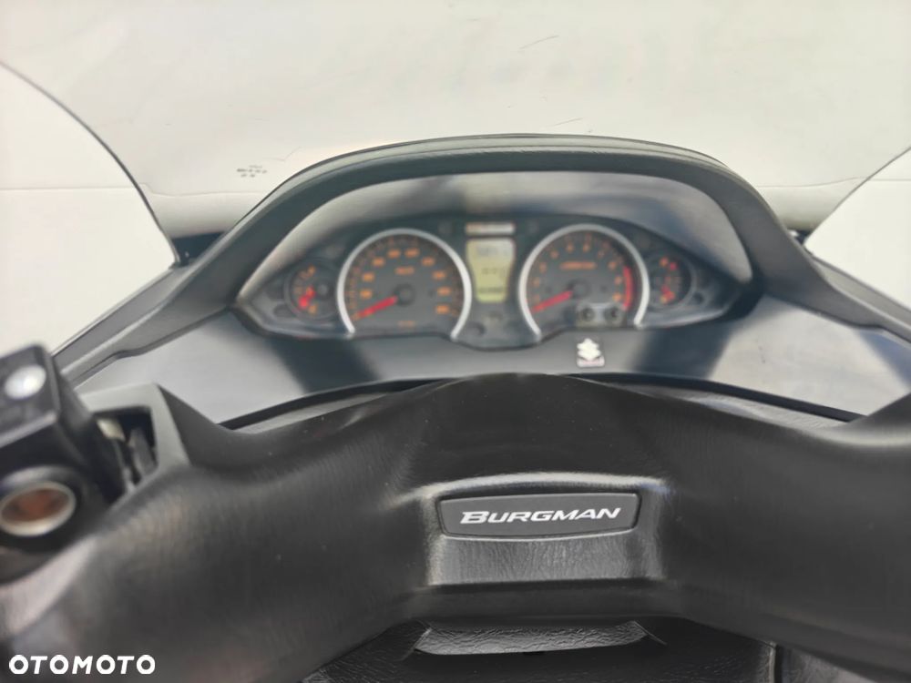 Suzuki Burgman - 10