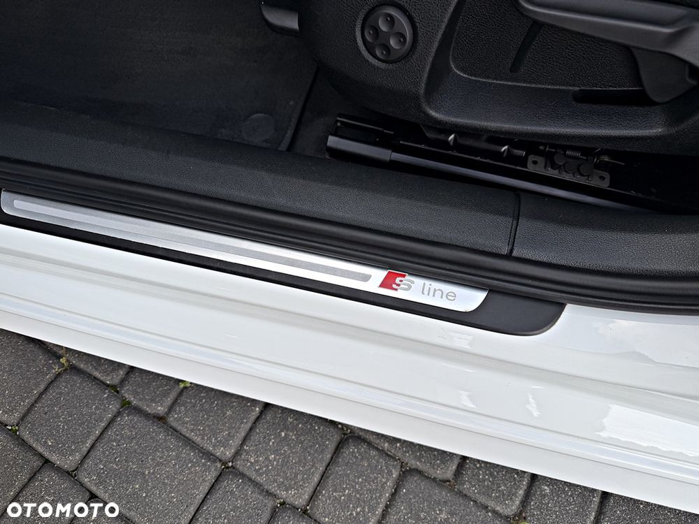 Audi A6 Avant 2.0 TDI Ultra DPF S tronic - 29