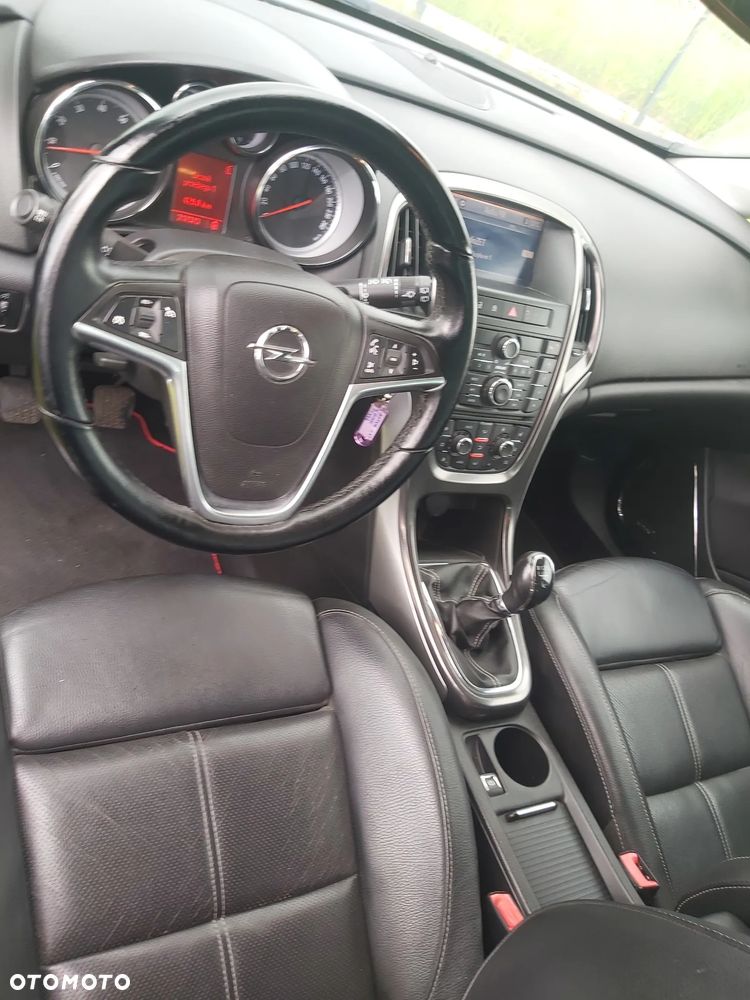 Opel Astra 1.4 Turbo Cosmo - 25