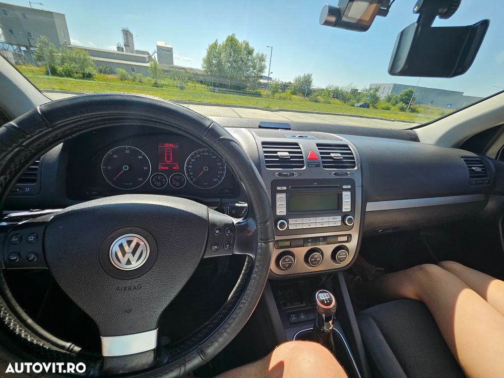 Volkswagen Golf - 10