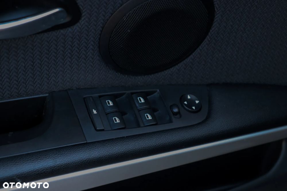 BMW Seria 3 318d - 26