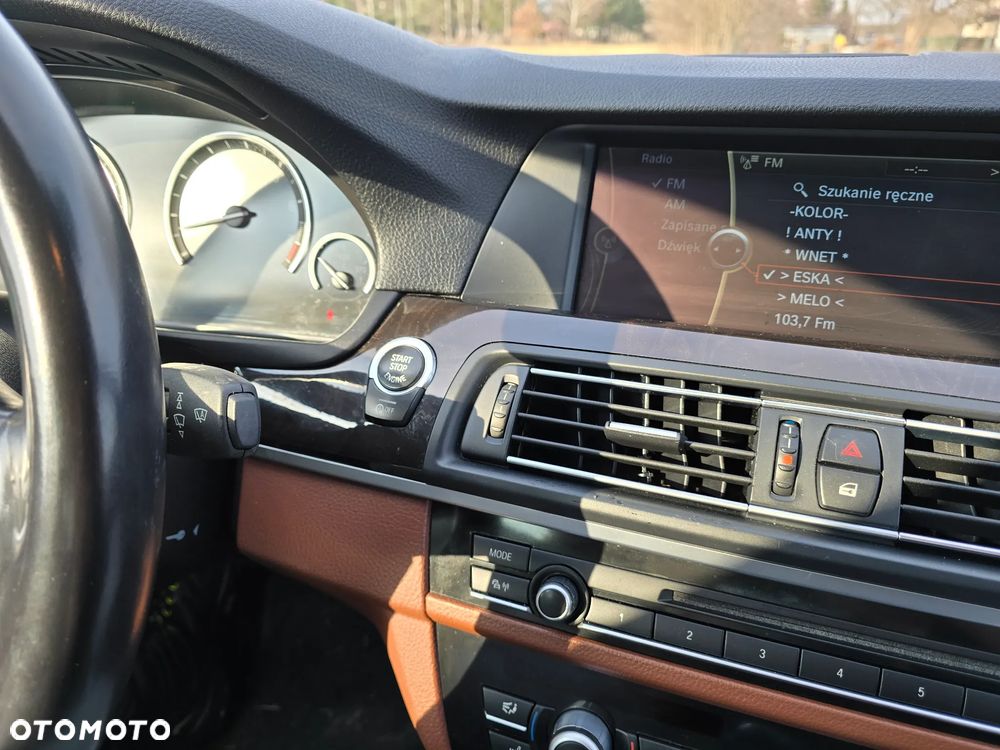 BMW Seria 5 535i xDrive - 32