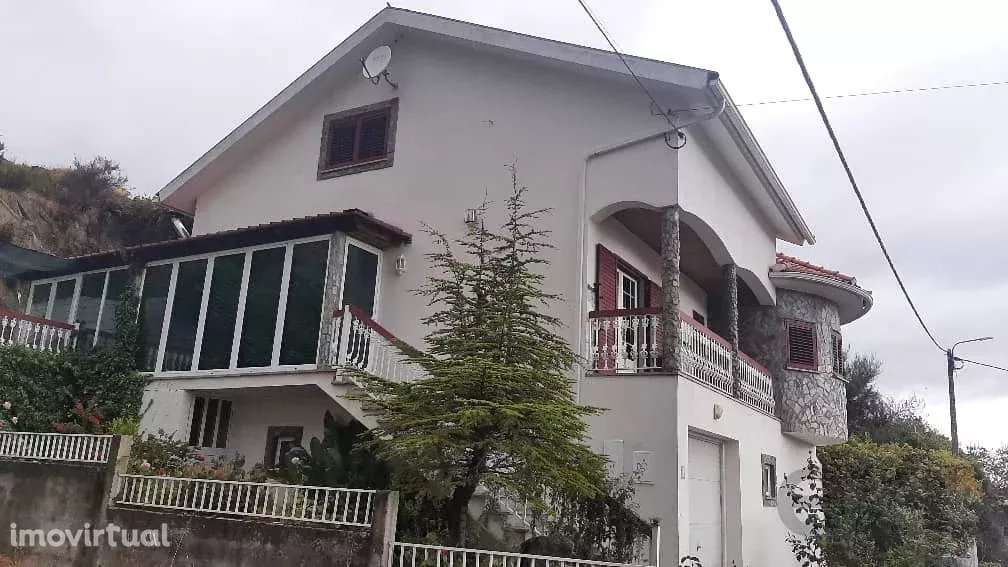 Moradia em Tabuaço: 3 Quartos e Churrasqueira - Grande imagem: 4/60