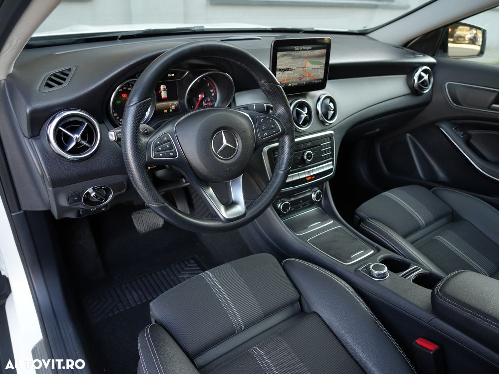 Mercedes-Benz GLA 200 d 4MATIC 7G-DCT - 18