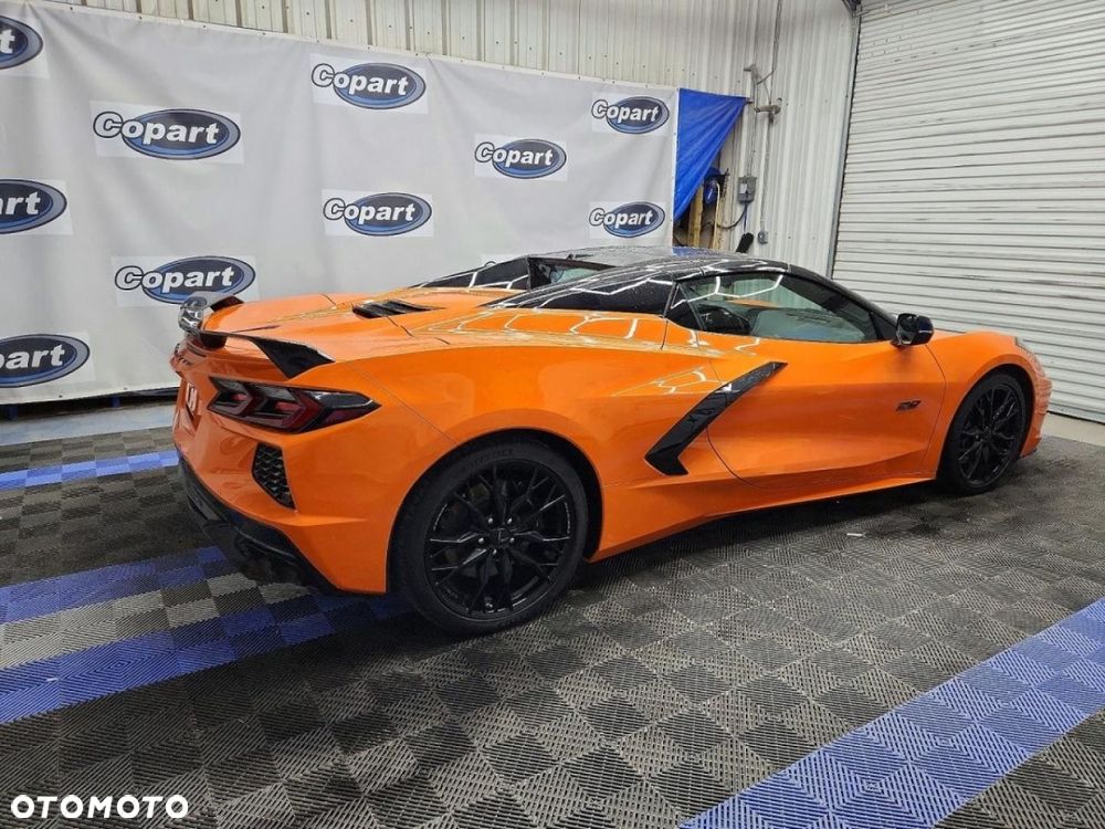 Chevrolet Corvette - 4