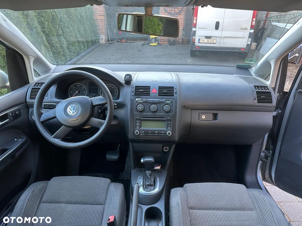 Volkswagen Touran 1.9 TDI DSG - 8