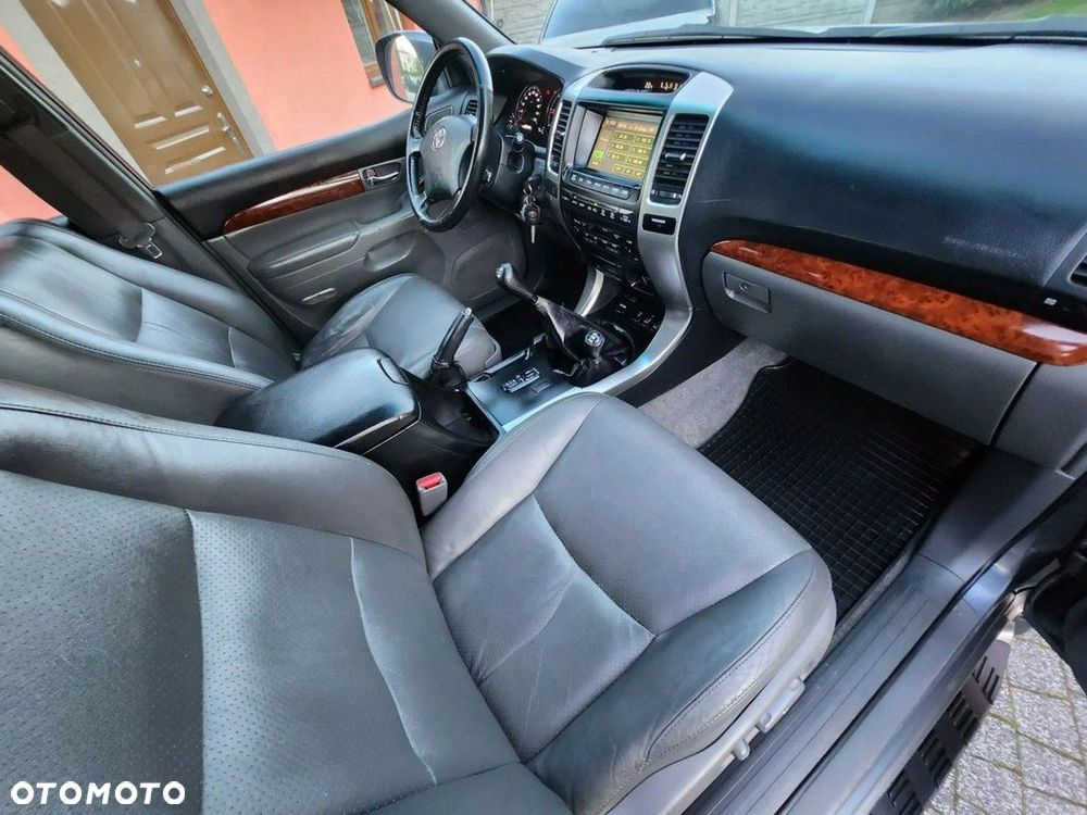 Toyota Land Cruiser - 7