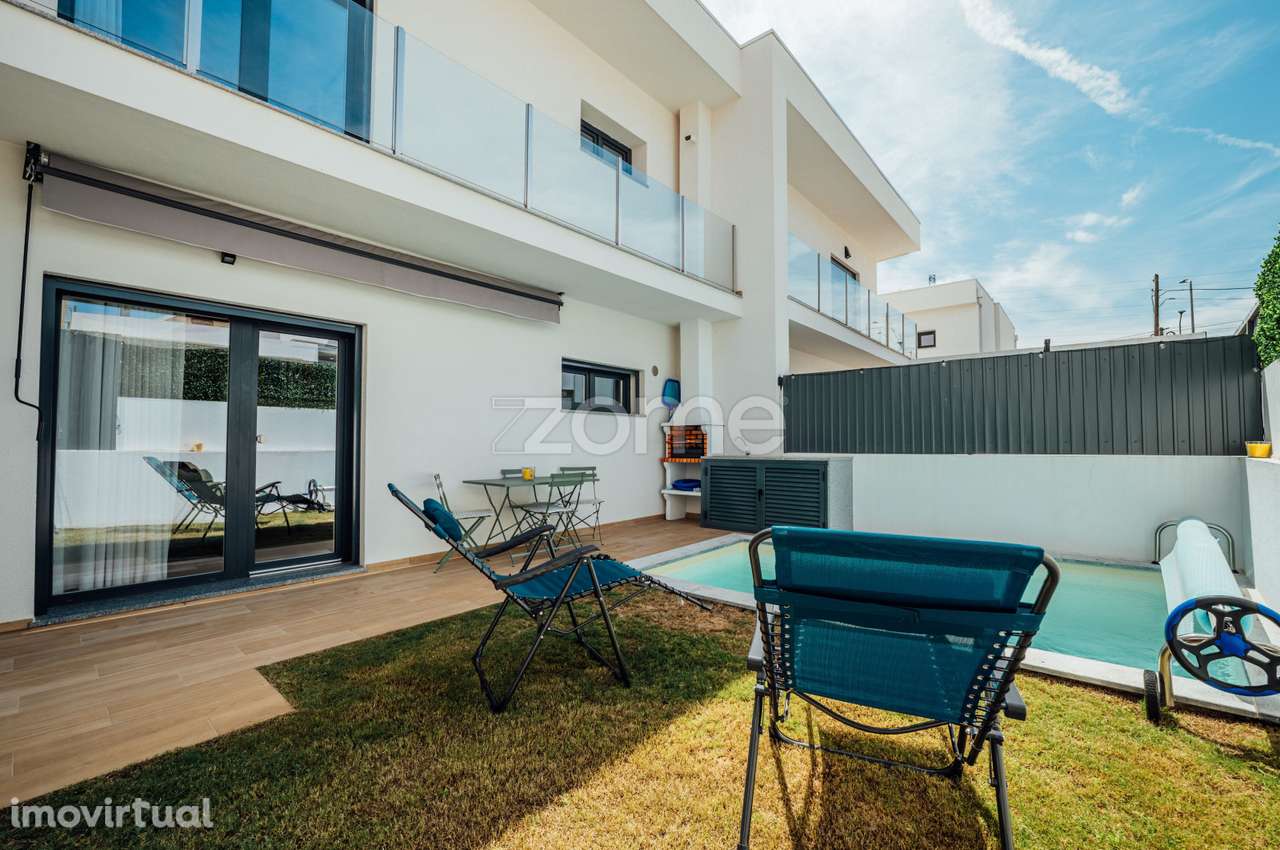 Moradia T3 Moderna com Piscina e Garagem em Fernão Ferro - Grande imagem: 4/50