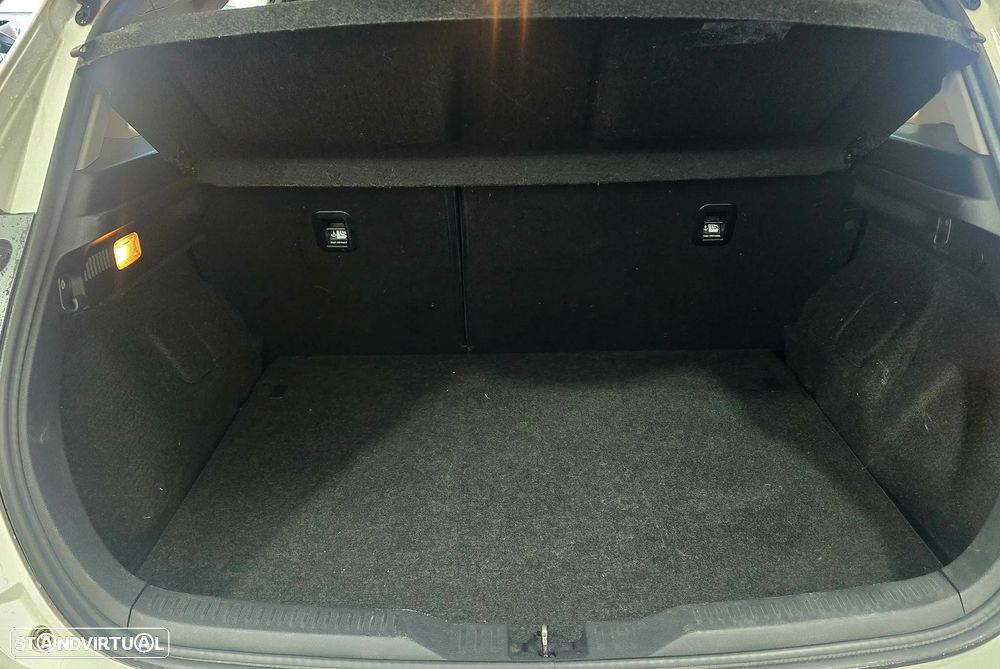 Toyota Auris 1.4 D-4D Comfort+Pack Sport - 6