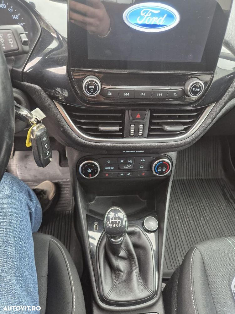 Ford Fiesta - 24