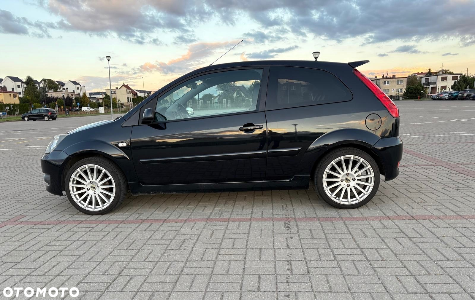 Ford Fiesta 2.0 ST - 11