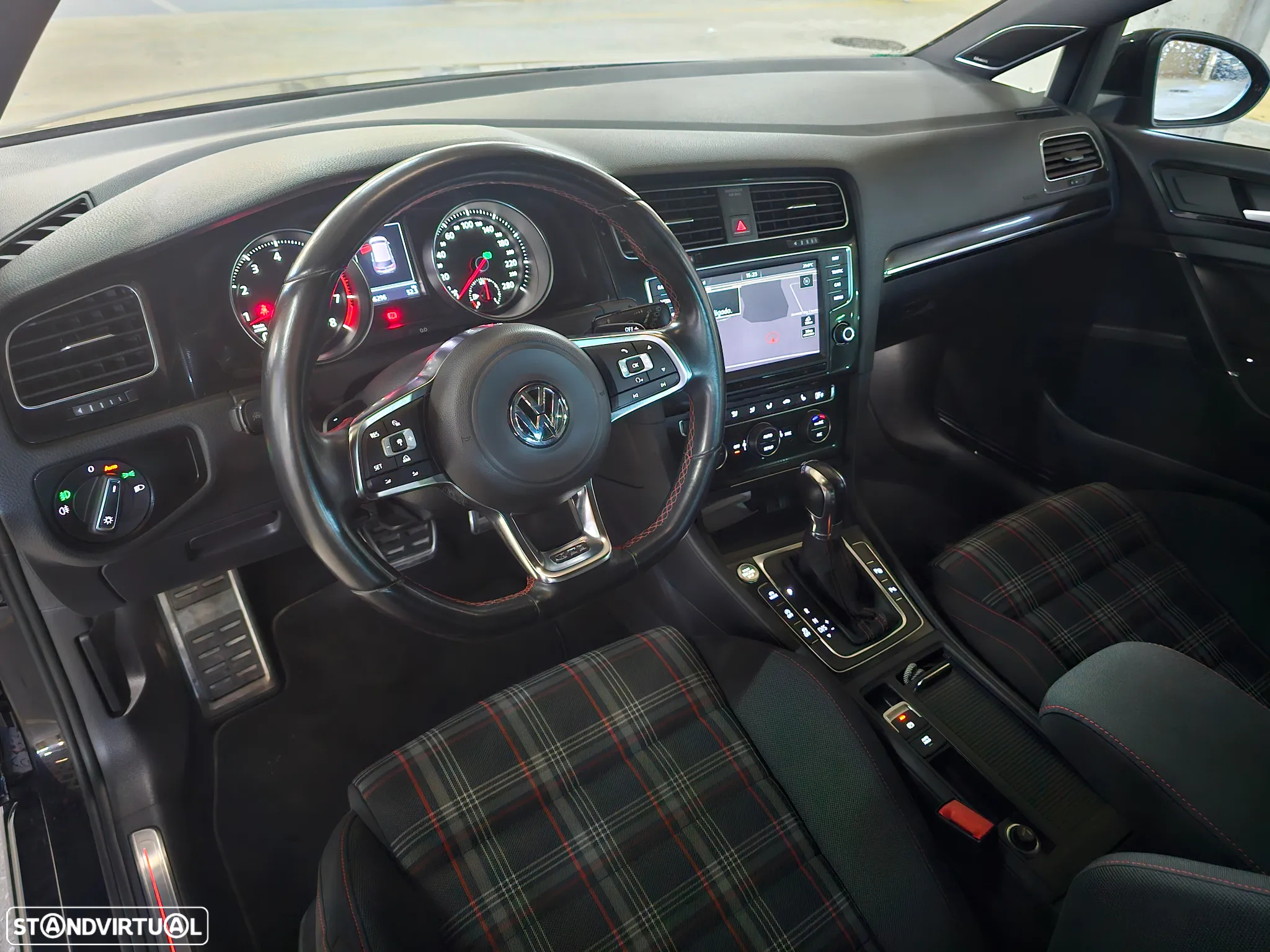 VW Golf 2.0 TSi GTi DSG Performance - 8