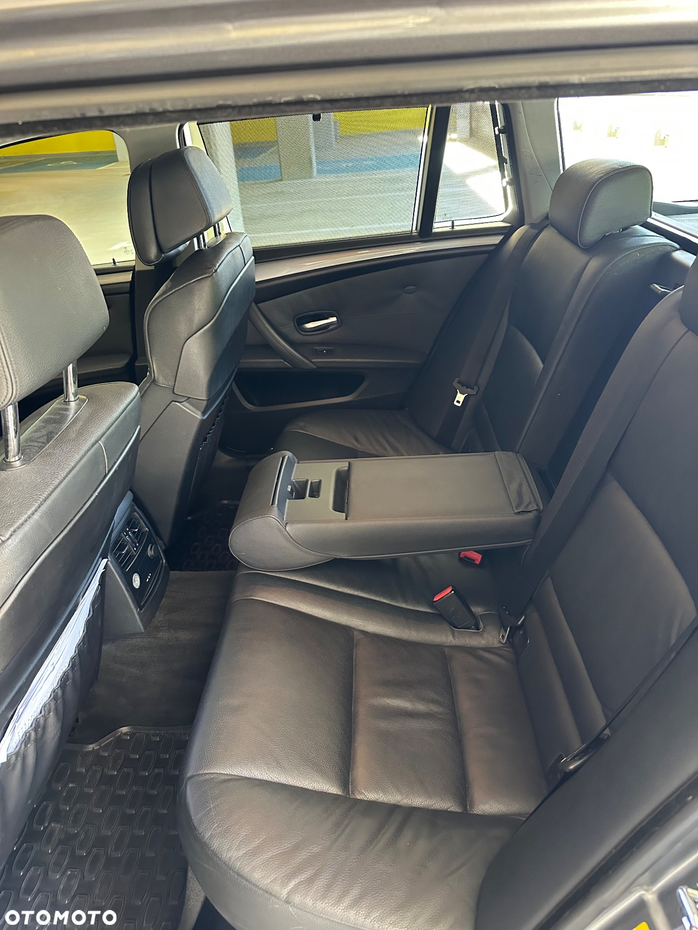 BMW Seria 5 530d xDrive Touring - 13