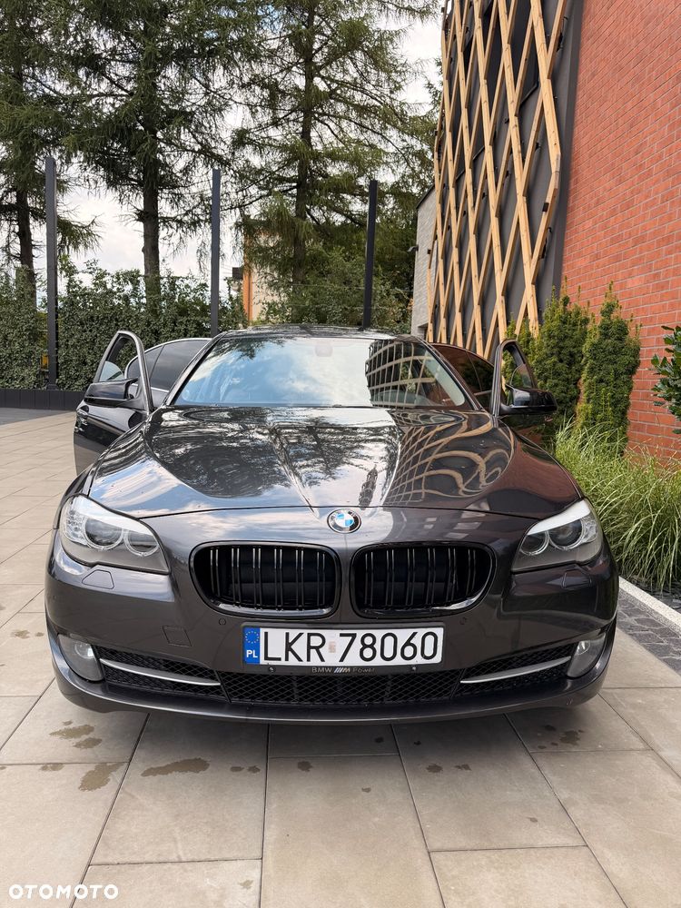 BMW Seria 5 530d xDrive - 28