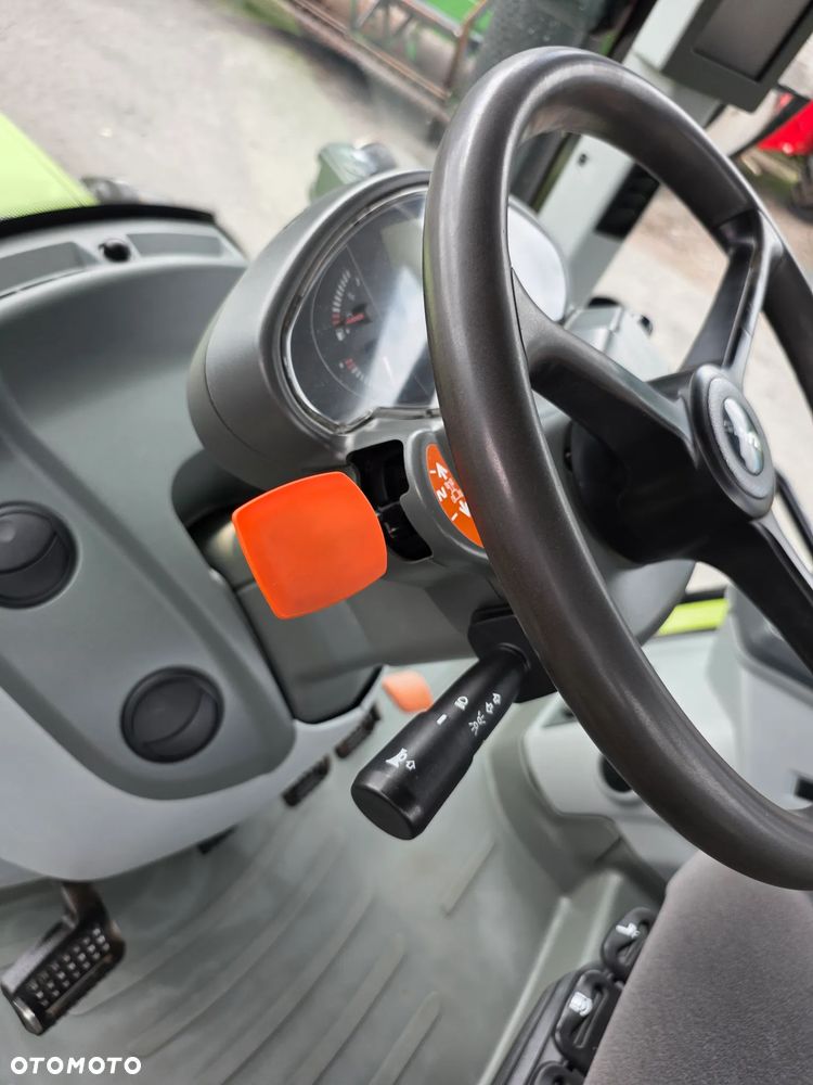 Claas Arion 610 - 12