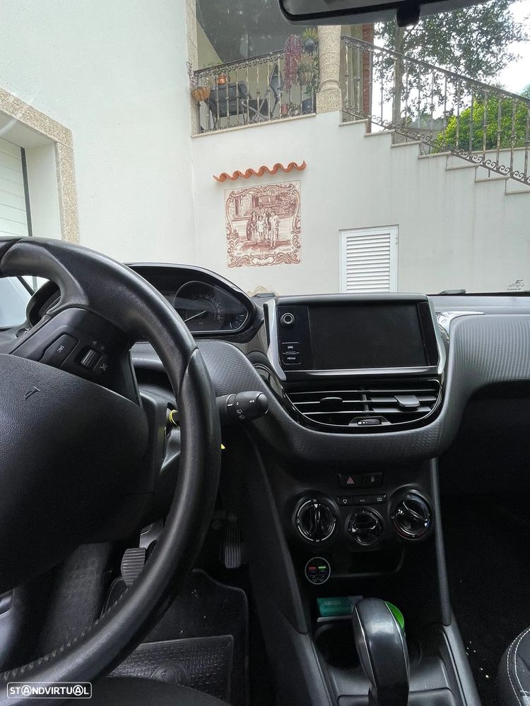Peugeot 208 1.2 PureTech Access - 6
