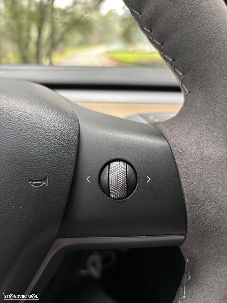 Tesla Model 3 Performance Dual Motor AWD - 40