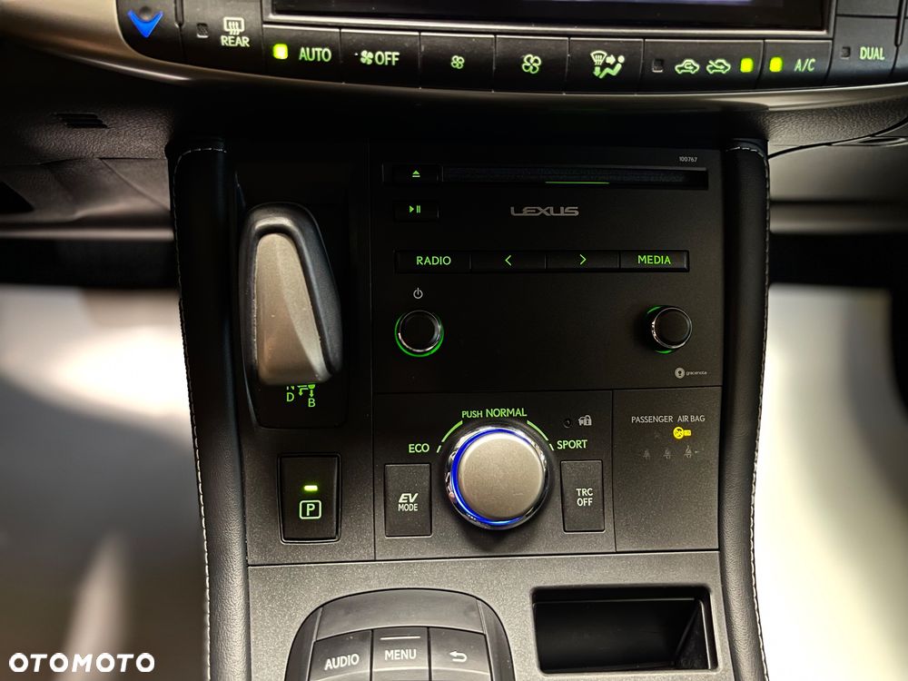 Lexus CT 200h Elegance - 25