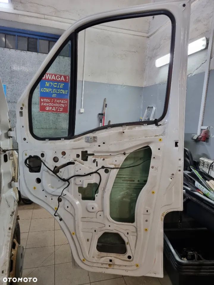 DRZWI PRAWE IVECO DAILY IV 06-13r. - 2