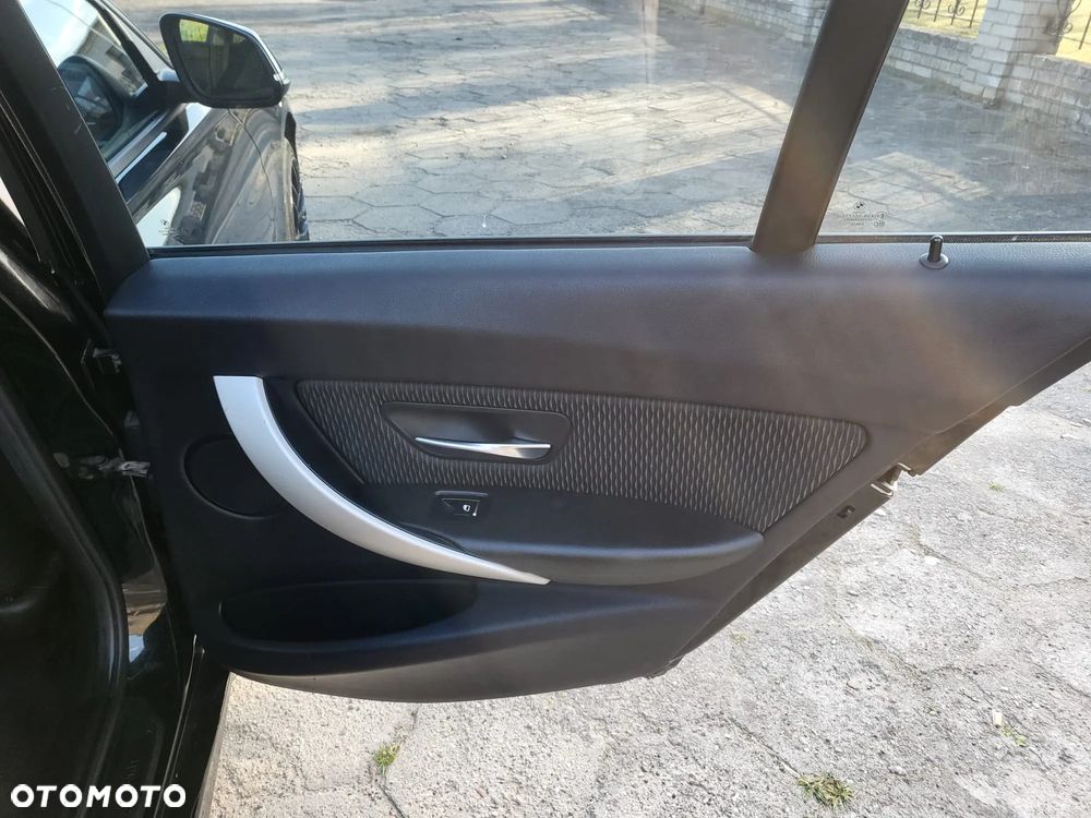 BMW Seria 3 318i Edition Luxury Line Purity - 17