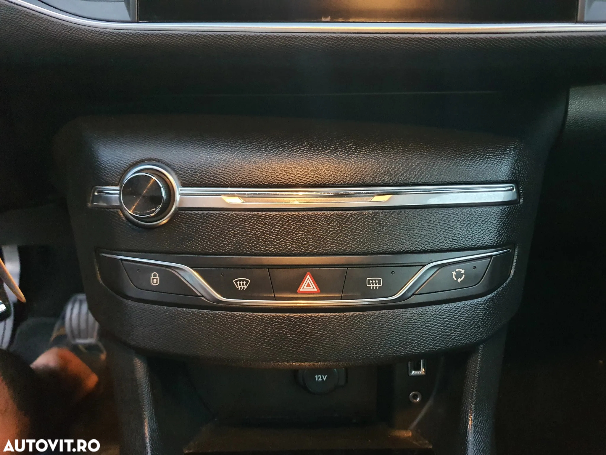 Peugeot 308 1.2 L PureTech Turbo Access - 16