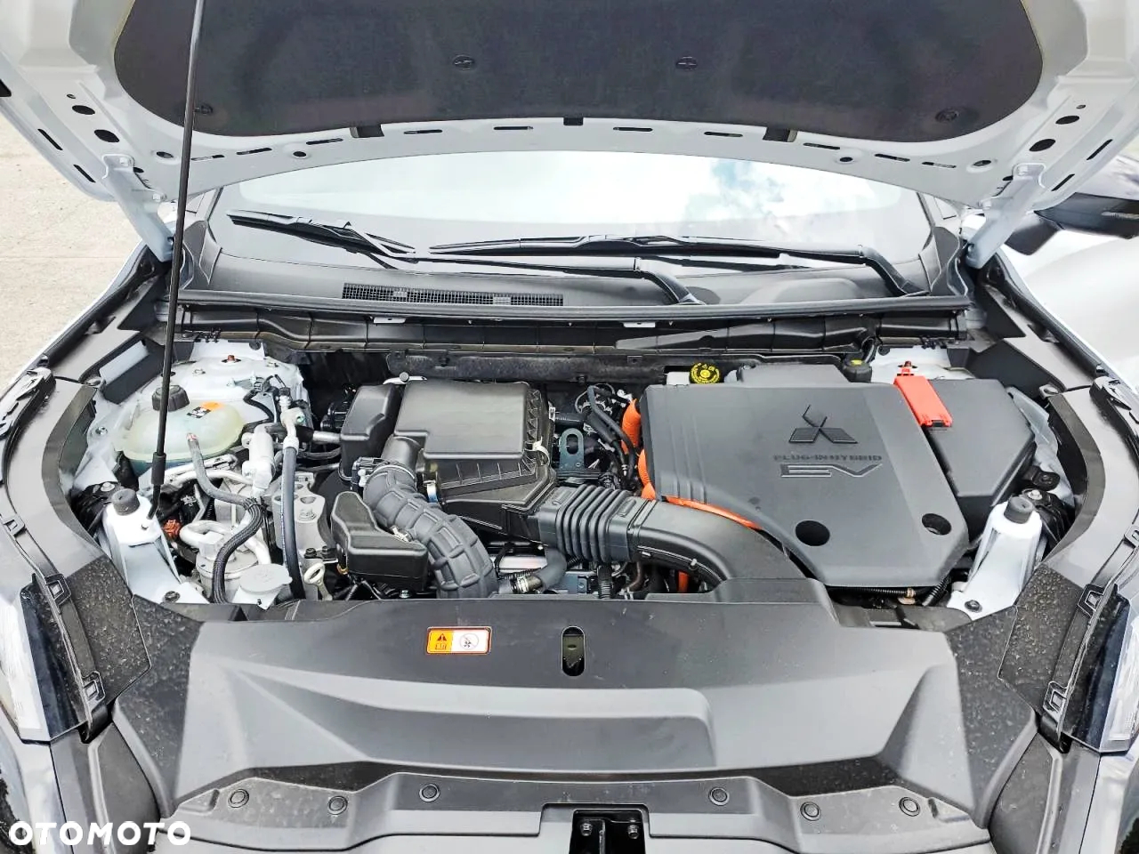 Mitsubishi Outlander - 12
