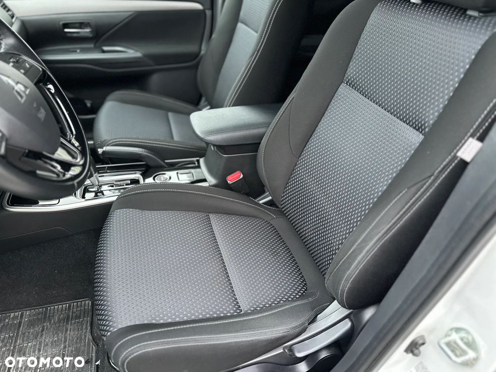 Mitsubishi Outlander 2.0 Intense Comfort 4WD CVT - 16