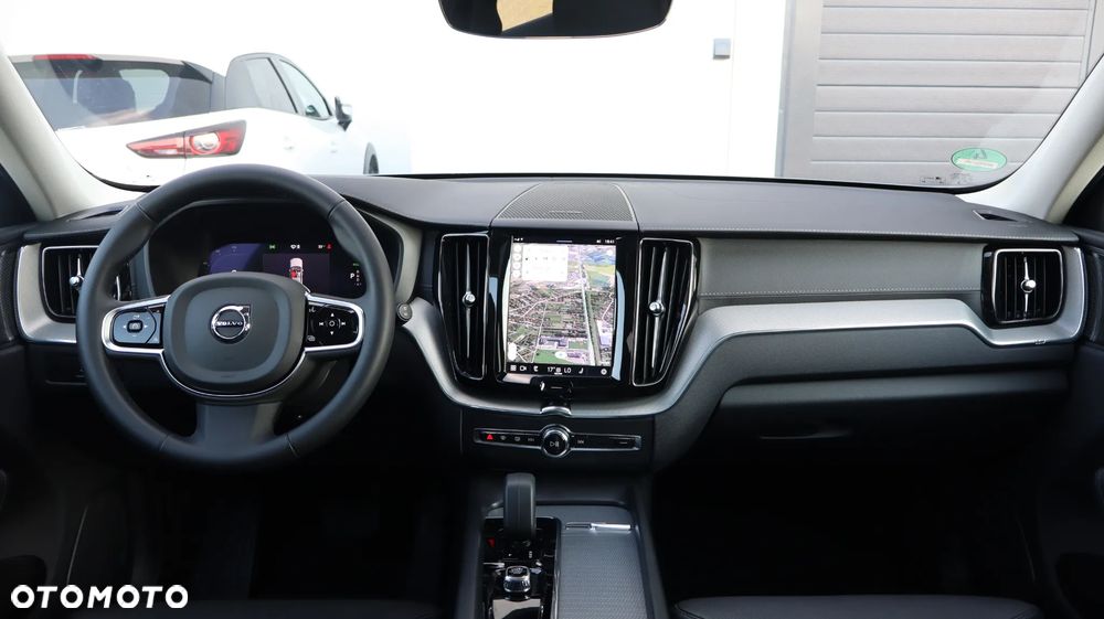 Volvo XC 60 T8 Plug-In Hybrid AWD Ultimate Dark - 11