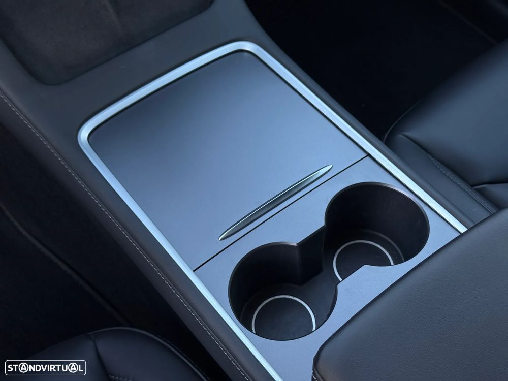Tesla Model Y Performance Dual Motor AWD - 12