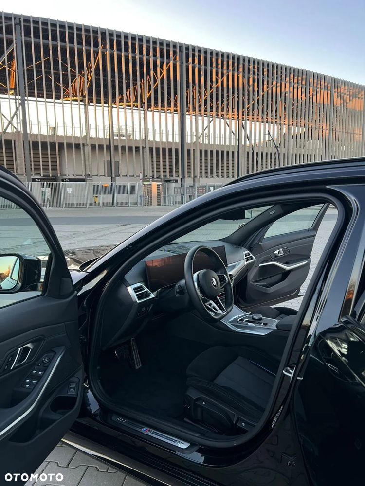 BMW Seria 3 330i xDrive M Sport - 24