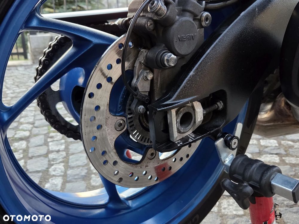 Suzuki GSX - 17