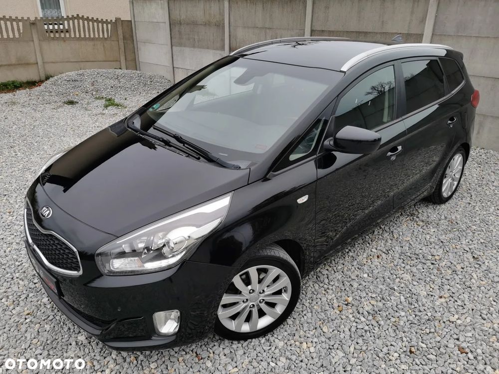 Kia Carens - 28