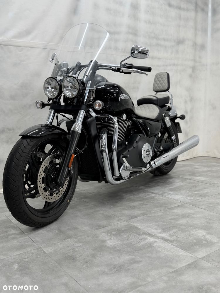 Triumph Thunderbird - 1