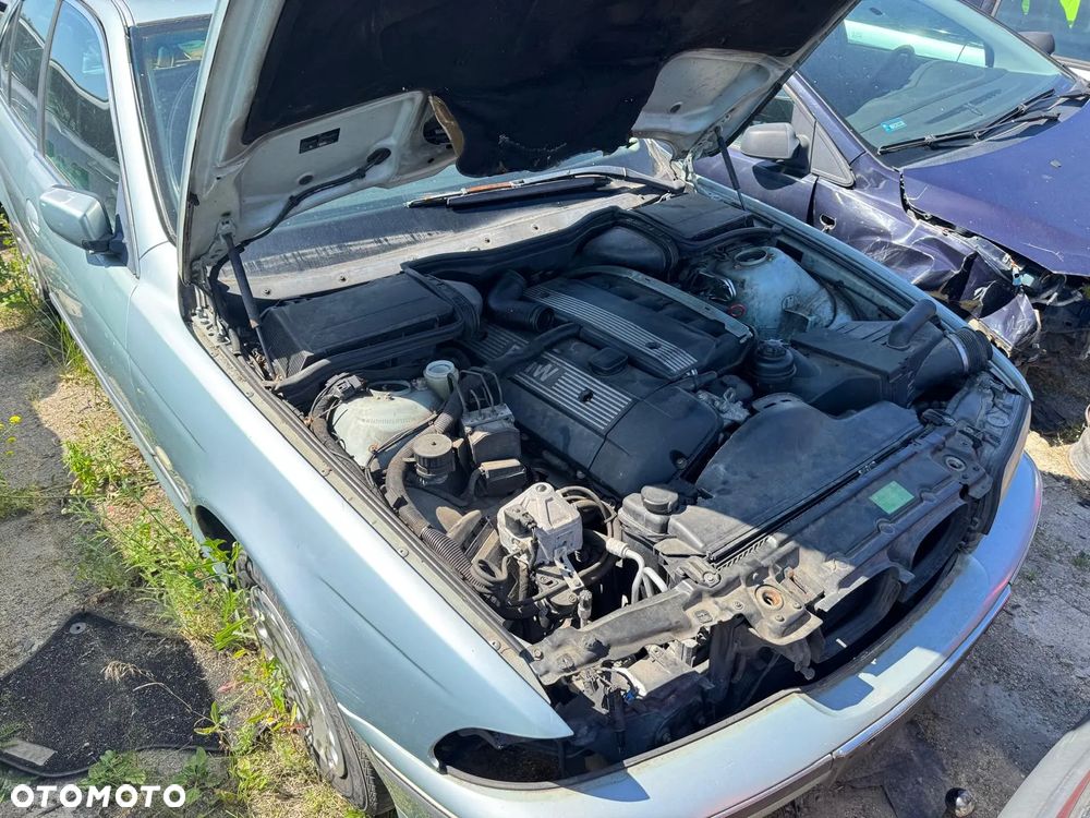 BMW E39 2.0 benzyna 150 KM 2000 r kolor:GLACIERGRUEN METALLIC- - 4