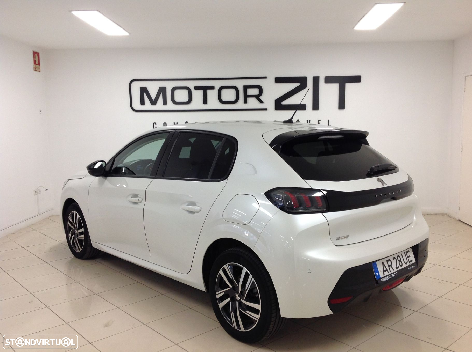 Peugeot 208 1.2 PureTech Allure - 11