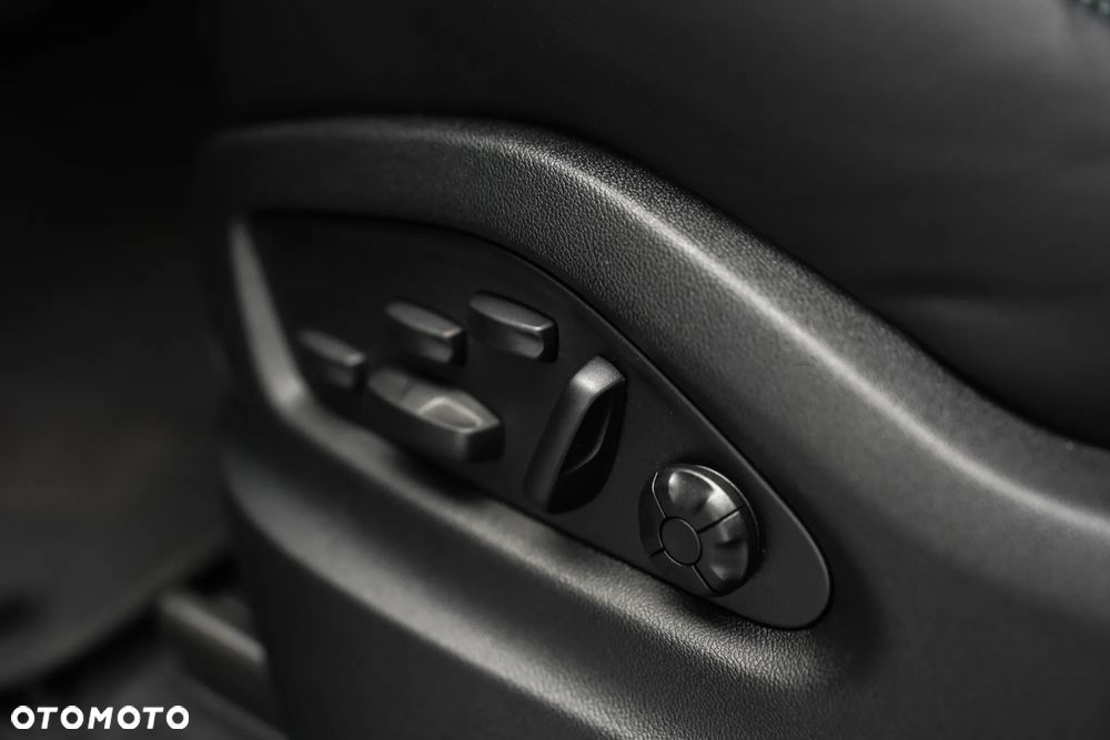 Porsche Cayenne Turbo E-Hybrid PHEV - 15
