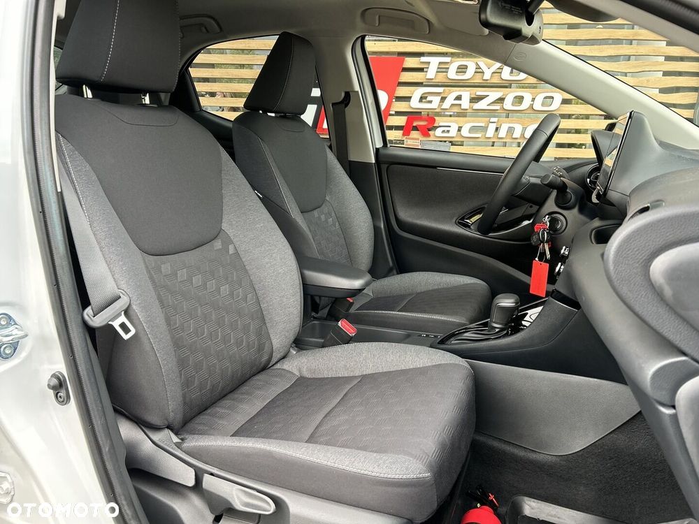 Toyota Yaris Hybrid 1.5 Style - 10