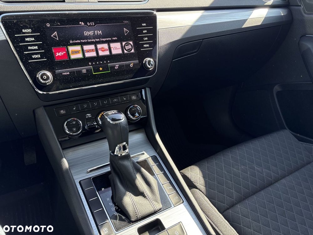 Skoda Superb 2.0 TDI SCR Ambition DSG - 20