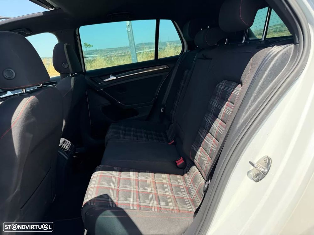 VW Golf 2.0 TSi GTi DSG Performance - 42