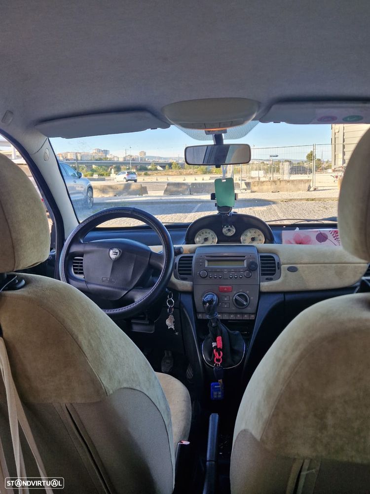 Lancia Ypsilon 1.2 16V Platino 5 - 8