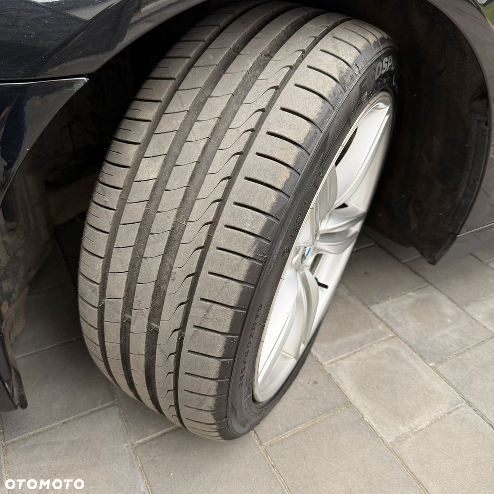 BMW Seria 5 525d xDrive Sport-Aut Modern Line - 24