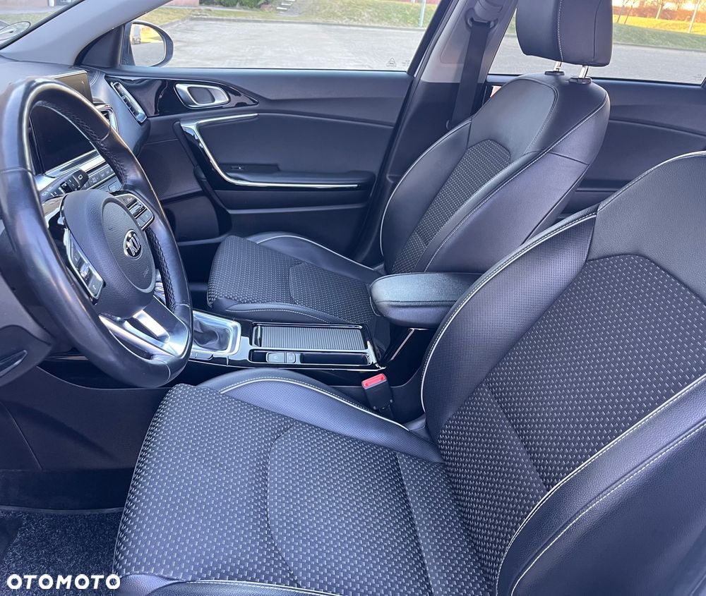 Kia Ceed 1.4 T-GDI L Business Line Plus DCT - 26