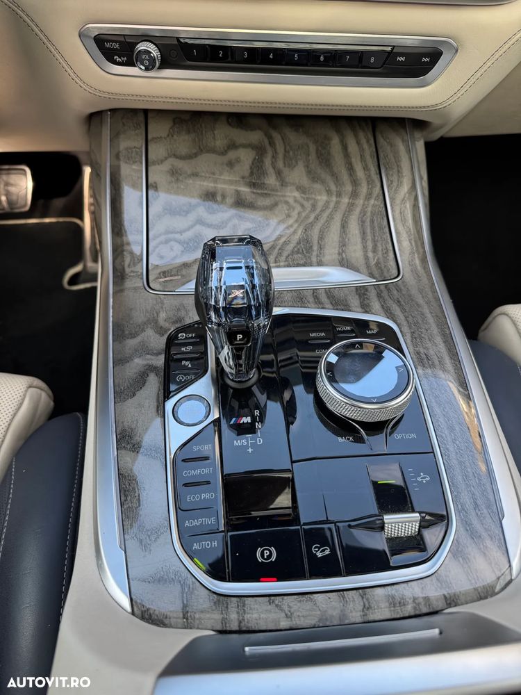 BMW X7 M50d - 10