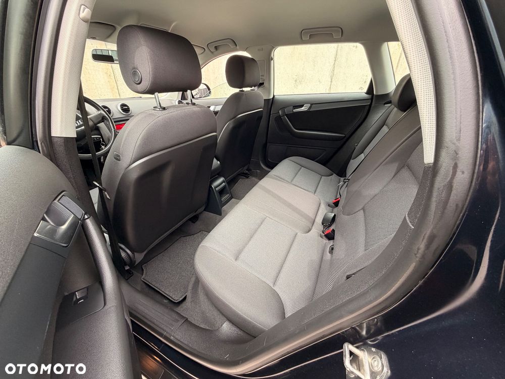 Audi A3 Sportback 1.6 TDI DPF Ambiente - 10